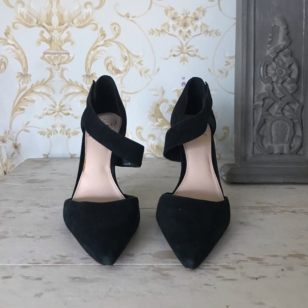 Vince Camuto Suede Green Pumps